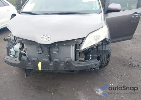 2013 Toyota Sienna Xle V6 8 Passenger из США, поврежденный, VIN 5TDYK3DC4DS352424